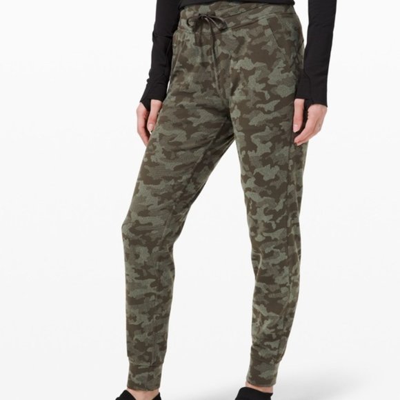 lululemon athletica Pants - NWT Lululemon Ready to Rulu Joggers in Camo